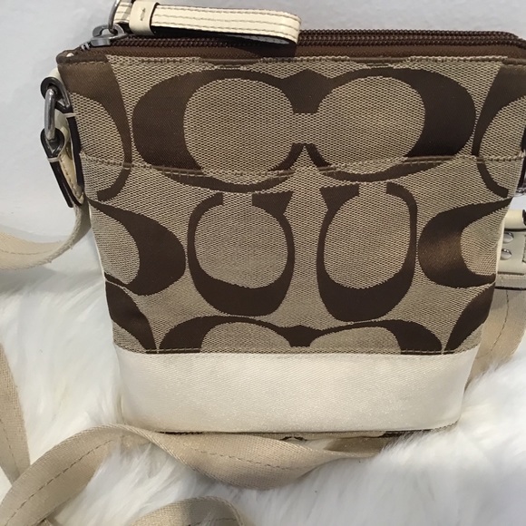 COACH SIGNATURE CROSSBODY BAG - Picture 6 of 8